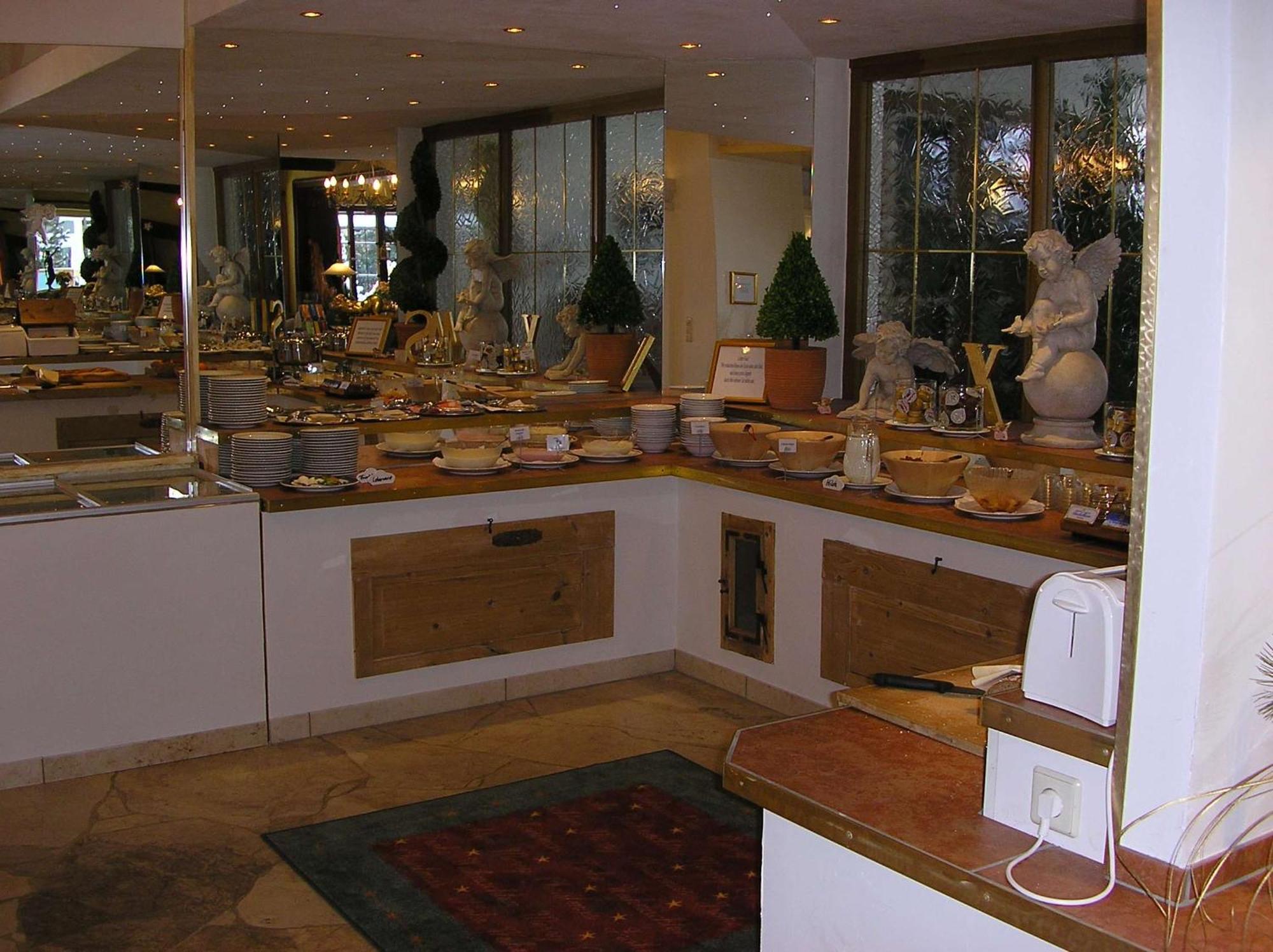 Arthotel Ana Panorama Marktoberdorf Bagian luar foto