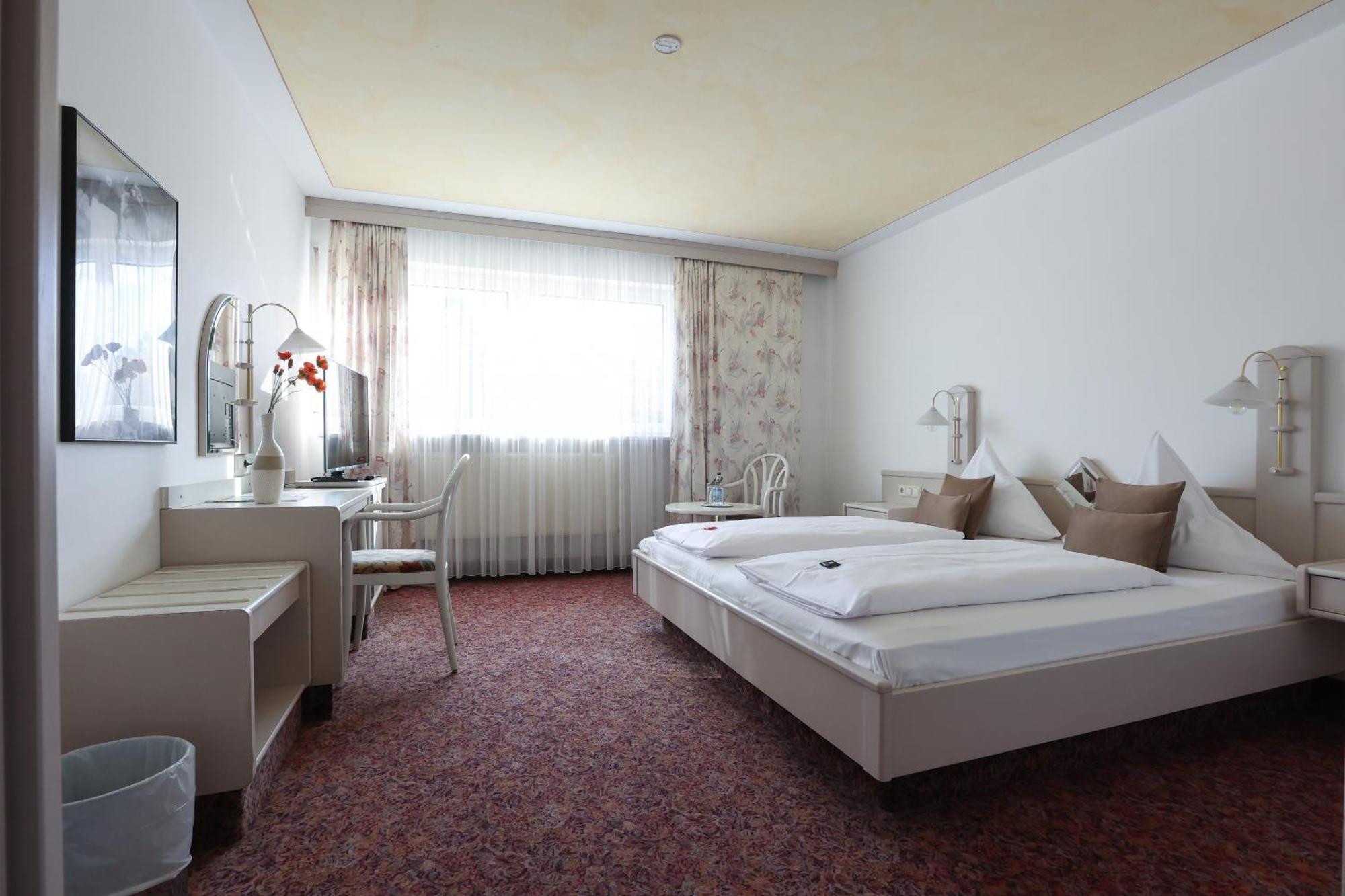 Arthotel Ana Panorama Marktoberdorf Bagian luar foto